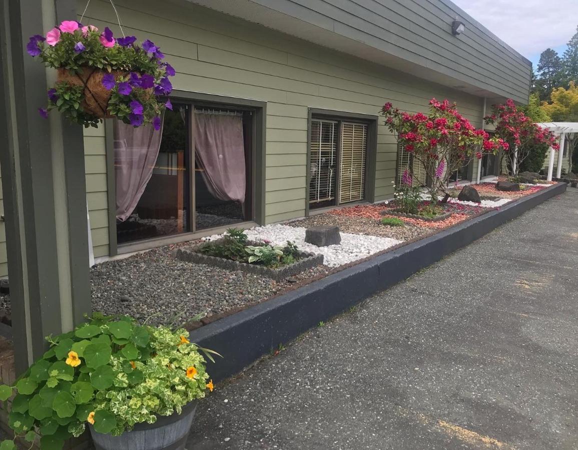 Airport Inn Port Hardy Exteriér fotografie