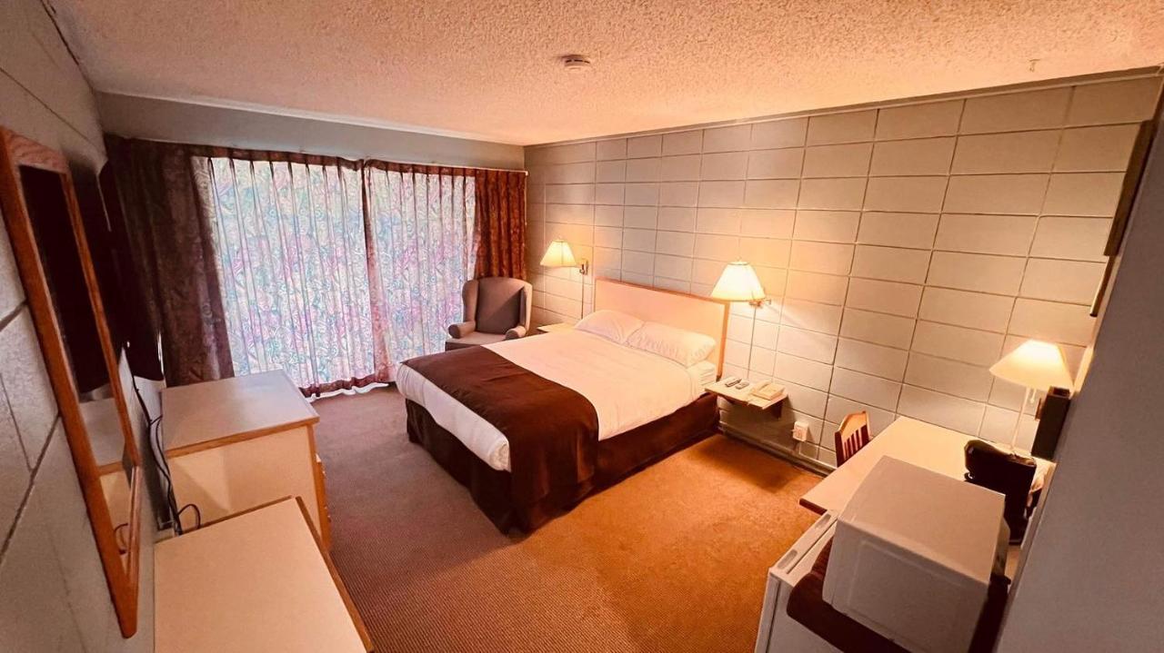 Airport Inn Port Hardy Exteriér fotografie