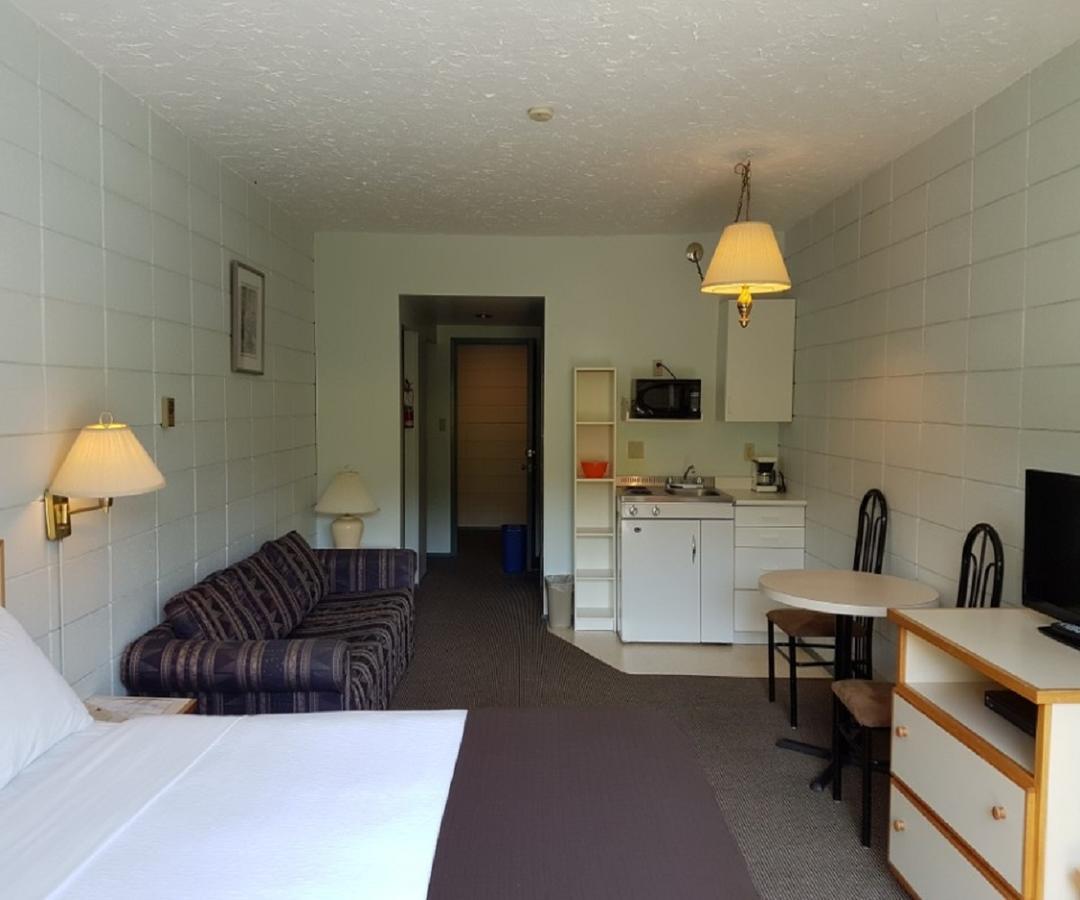 Airport Inn Port Hardy Exteriér fotografie